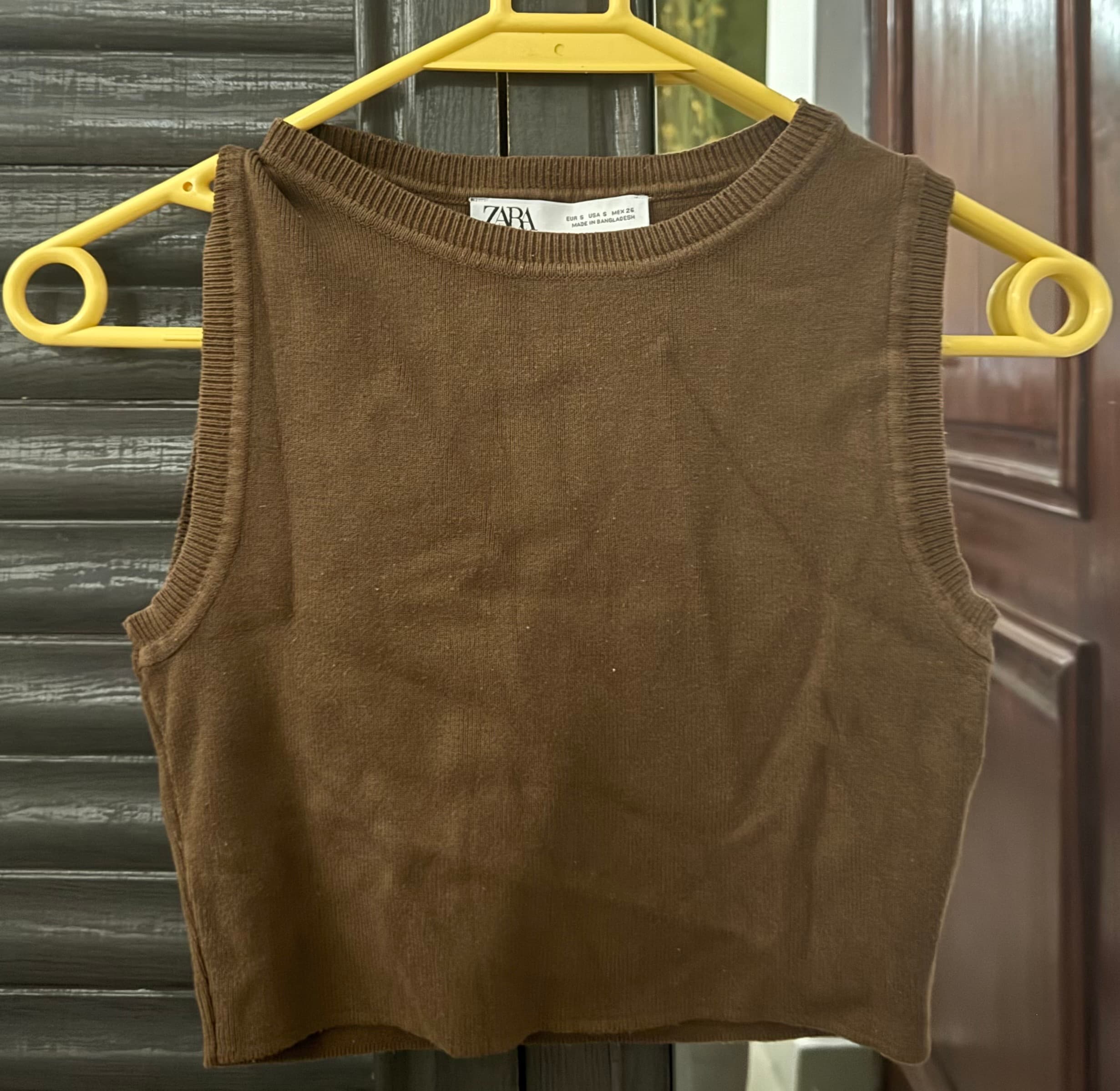 Haut marron sans manches