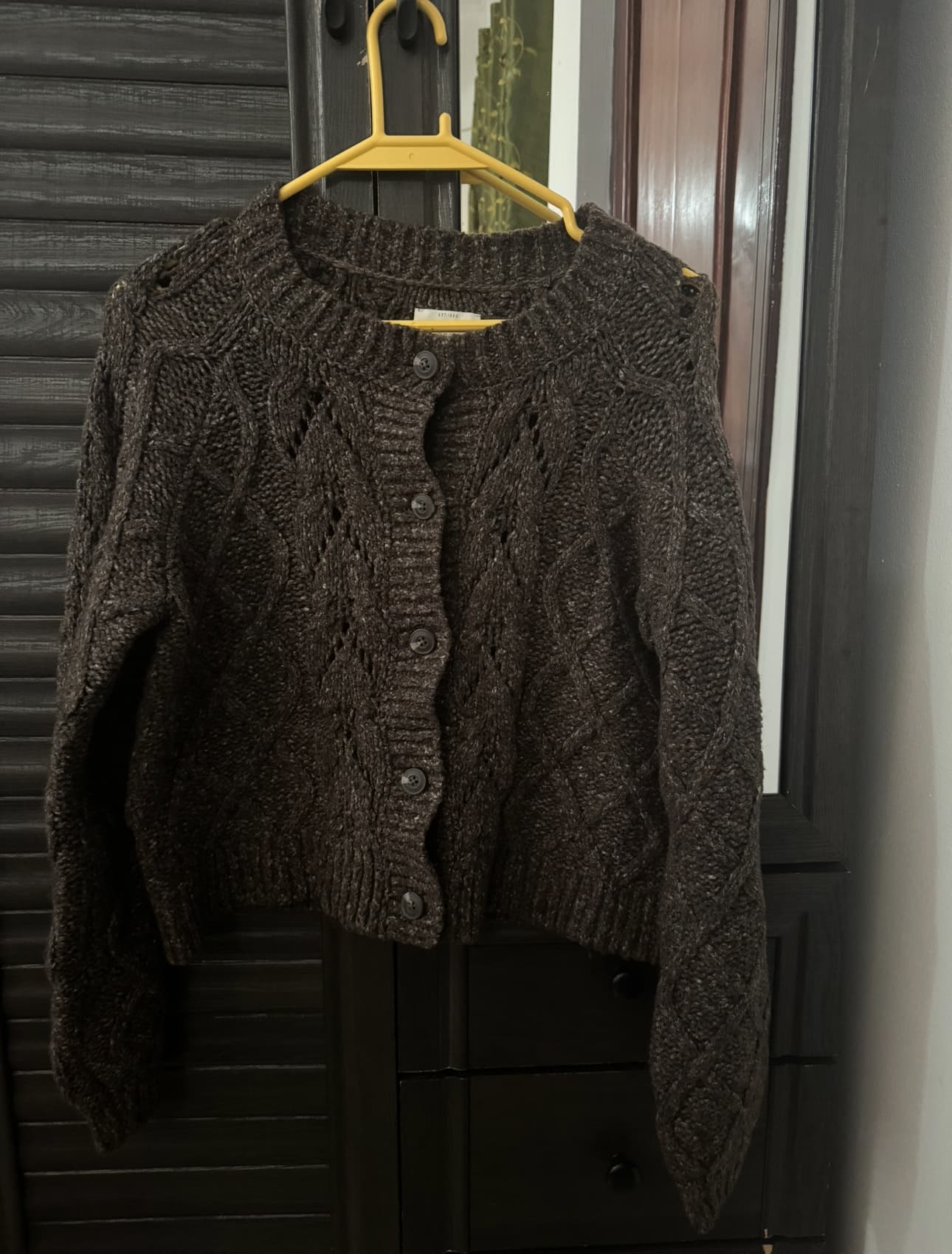 Gilet marron torsadé
